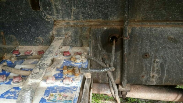 รถฮีโน่ 10 ล้อดั้ม FN176  168 แรงม้า.  สนใจติดต่อ 081 - 6079515