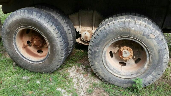 รถฮีโน่ 10 ล้อดั้ม FN176  168 แรงม้า.  สนใจติดต่อ 081 - 6079515