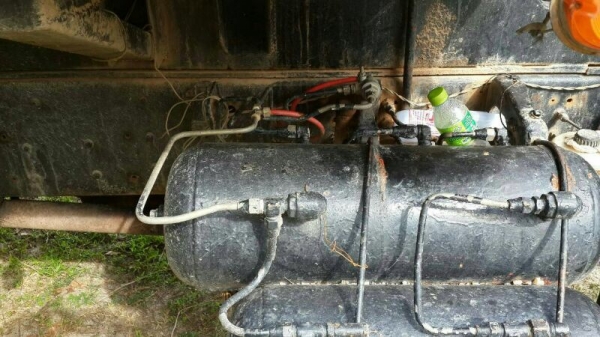 รถฮีโน่ 10 ล้อดั้ม FN176  168 แรงม้า.  สนใจติดต่อ 081 - 6079515