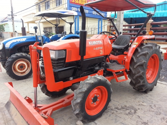 คูโบต้า 4508 4 WD พร้อมใบมีดดันหน้า ถูกๆ ใช้งานได้เลย