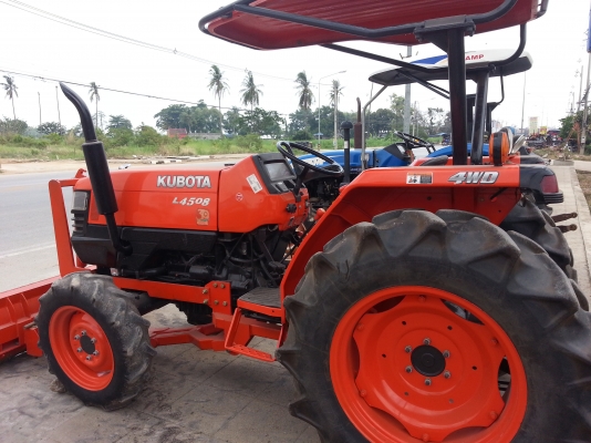 คูโบต้า 4508 4 WD พร้อมใบมีดดันหน้า ถูกๆ ใช้งานได้เลย