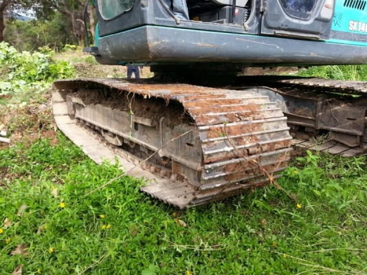 รถแบคโฮ KOBELCO  SK140.  ( รถทำงาน 6,6xx ซม. )  สนใจติดต่อ 081 - 6079515