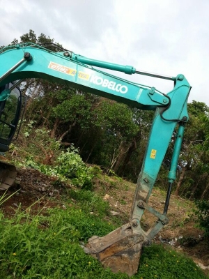 รถแบคโฮ KOBELCO  SK140.  ( รถทำงาน 6,6xx ซม. )  สนใจติดต่อ 081 - 6079515