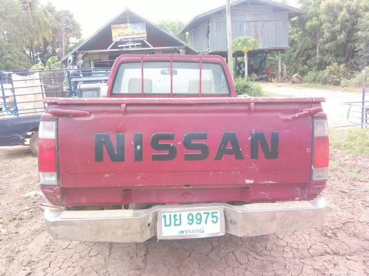 ขายนิสสันบิ๊กเอ็มฝาขาวสภาพสวย