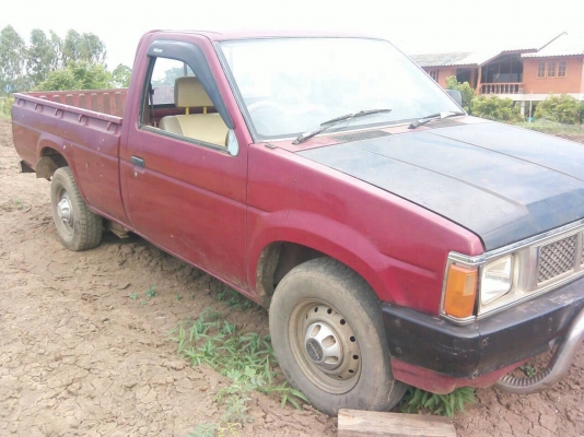 ขายนิสสันบิ๊กเอ็มฝาขาวสภาพสวย