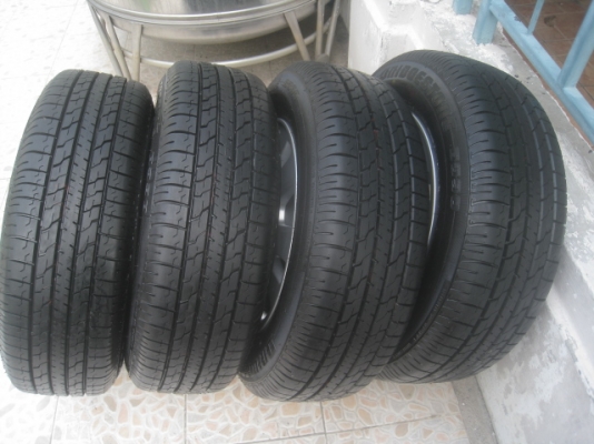 ขายล้อแม็กป้ายแดง Toyota Innova 15"x6" et45 5รู114.3 +ยาปี14 สนใจติดต่อเล็กคลองสามครับ 081-3747940