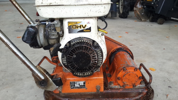 เครื่องตบดิน