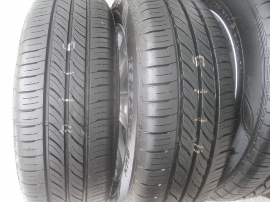 ขายล้อแม็กป้ายแดง Toyota yaris 15"x5.5" et45 4รู100 + ยางปี14 สนใจติดต่อเล็กคลองสามครับ 081-3747940