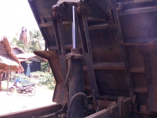 **700,000 บ.ต่อรอง**ขาย6ล้อดั้มดิน HINO KR700 วางเครื่องWO6D 160แรง วางหัวสิงห์ไฮเทค(ลงเล่ม)เครื่องแห้งดี แรงดี ไม่เยิ้ม ช่วงล่างใหญ่ คัสซีใหญ่ สวยไม่ปะไม่ดาม กระบะดั้มเหล็ก5ตันยิงหน้า3.60ม.สภาพสวย พื้นสวยข้างสวยไม่มีผุ หัวเก๋งสวยไม่ผุภายในสวยคอนโซลเต็ม พ