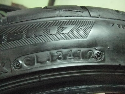 ยาง bridgestone re002 215/45/17 ปี12 สภาพสวยมากๆ สภาพนางฟ้า ยาง bridgestone re002 215/45/17 ปี12 สภาพสวยมากๆ สภาพนางฟ้า