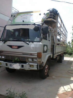 **470,000 บ.ต่อรอง**ขาย6ล้อช่วงยาว HINO FD178 HO7C 185แรง เครื่องแรง แน่นดี เกียร์ดีไม่หลุด ช่วงล่างคัสซีดี เดิมๆ มีบวมข้างในบ้าง กระบะพื้นไม้คอกเหล็กแป๊บยาว7.0ม.สภาพดี พื้นดีข้างดี ไม่ผุ หัวเก๋งดี ภายในโอเค คอนโซลครบ พ.พาวเวอร์ เบรคเดิม ยาง8.25ดี4เส้นพอใ **470,000 บ.ต่อรอง**ขาย6ล้อช่วงยาว HINO FD178 HO7C 185แรง เครื่องแรง แน่นดี เกียร์ดีไม่หลุด ช่วงล่างคัสซีดี เดิมๆ มีบวมข้างในบ้าง กระบะพื้นไม้คอกเหล็กแป๊บยาว7.0ม.สภาพดี พื้นดีข้างดี ไม่ผุ หัวเก๋งดี ภายในโอเค คอนโซลครบ พ.พาวเวอร์ เบรคเดิม ยาง8.25ดี4เส้นพอใ