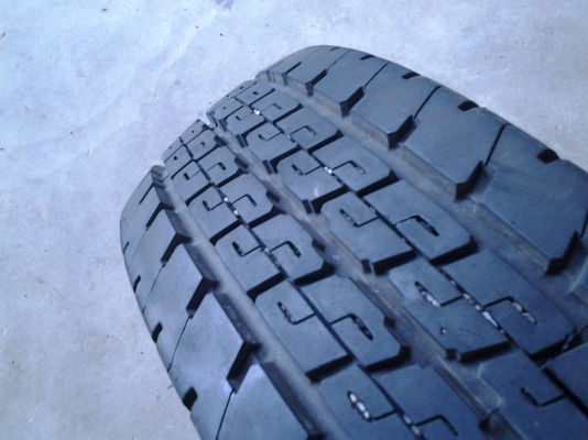 dunlop 195R14 ปี 13 dunlop 195R14 ปี 13