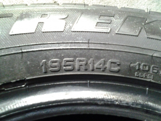 dunlop 195R14 ปี 13 dunlop 195R14 ปี 13