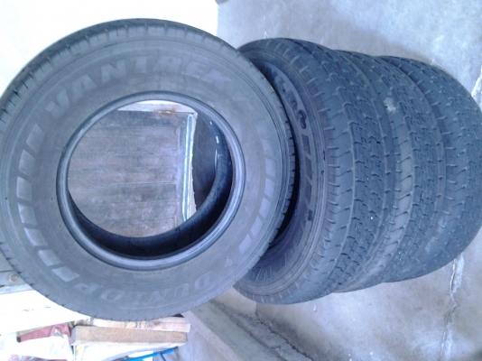 dunlop 195R14 ปี 13 dunlop 195R14 ปี 13