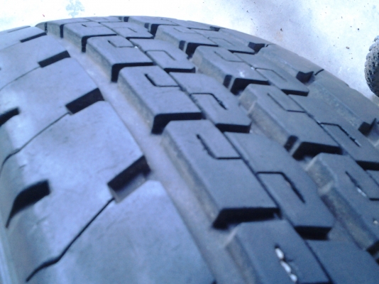 dunlop 195R14 ปี 13 dunlop 195R14 ปี 13