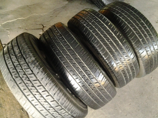 ยาง  215/70/15  ดอกหนาๆนุ่มๆ ปี 12