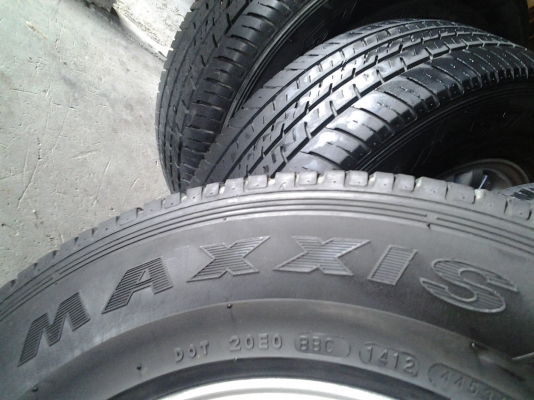 ยาง 215/70/15 ดอกหนาๆนุ่มๆ ปี 12 ยาง 215/70/15 ดอกหนาๆนุ่มๆ ปี 12