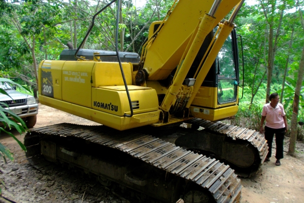 ขายด่วนรถแบคโฮKOMATSUPC200-8ทํางาน1500ชั้วโมง