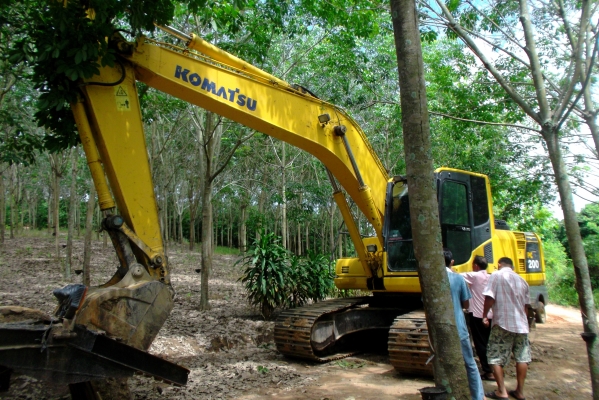 ขายด่วนรถแบคโฮKOMATSUPC200-8ทํางาน1500ชั้วโมง