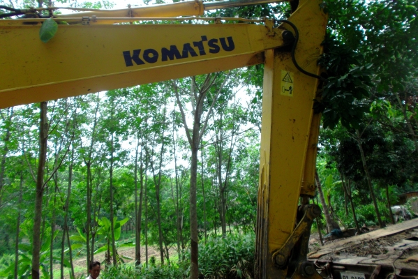 ขายด่วนรถแบคโฮKOMATSUPC200-8ทํางาน1500ชั้วโมง