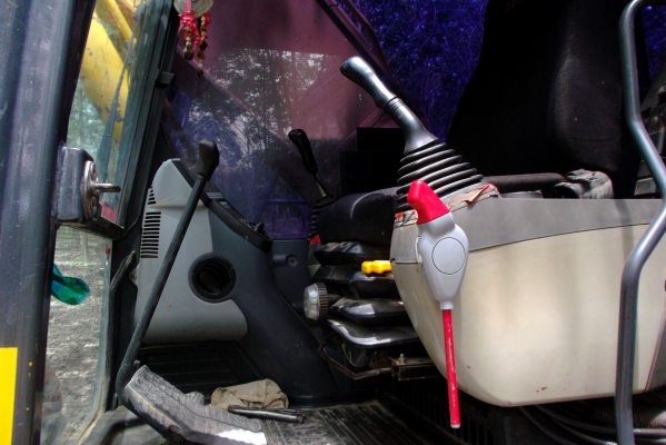 ขายด่วนรถแบคโฮKOMATSUPC200-8ทํางาน1500ชั้วโมง