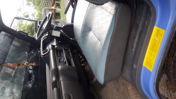 ขานรถหกล้อ NQR 150 แรงม้าเครื่องอินเตอร์เทอรโบ 6 เกียร์