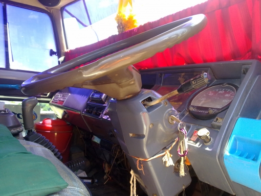 ขายดั้ม HINO KR300 พวงมาลัยพาวเวอร์ มีแอร์ เครื่องWO6E เกียร์HO เฟียงท้ายฟูโซ่ เครื่องแน่นๆ แห้ง แรงจัด แซสซีสวยๆใหญ่ๆ