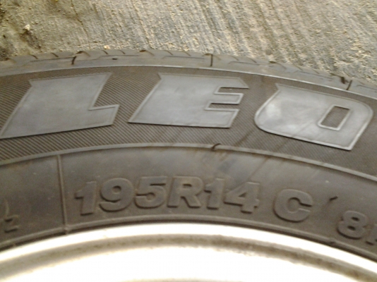 บริสโตนยางกะบะ 195R14 ปลายปี 12