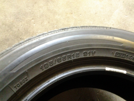 ยาง บริสโตน 195/65/15 ปี 11