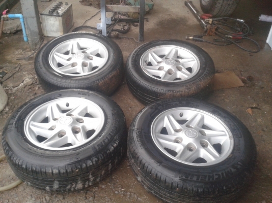 ขายล้อแม็กขอบ14พร้อมยาง1ชุด4500