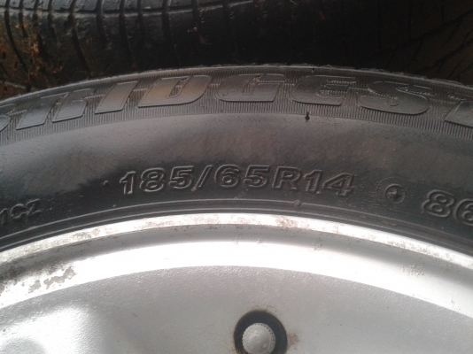 ขายล้อแม็กขอบ14พร้อมยาง1ชุด4500 ขายล้อแม็กขอบ14พร้อมยาง1ชุด4500