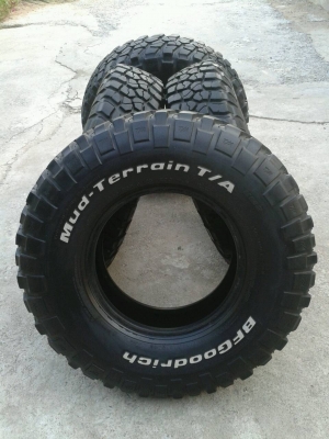 ขาย Mud BF KM2 255/85R16 (33หน้าแคบ) ยางปี 10