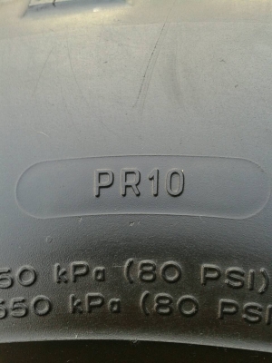 ขาย Mud BF KM2 255/85R16 (33หน้าแคบ) ยางปี 10