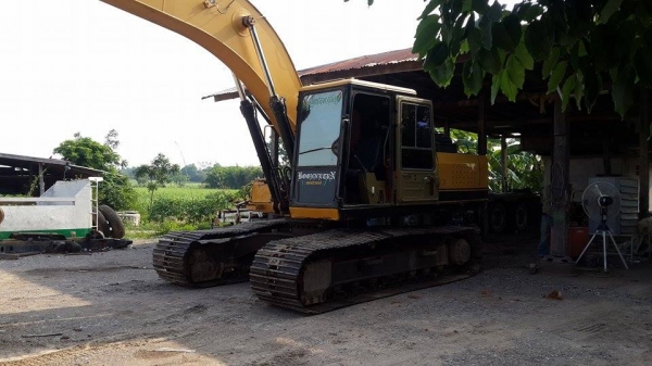 ขายแบ็คโฮ CAT-E 200B ราคา 680,000