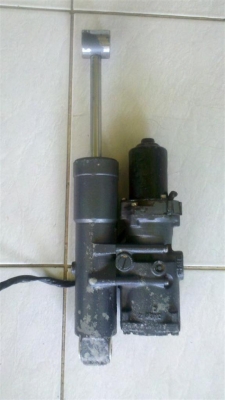 Power Trim สำหรับเครื่อง 50/60แรงม้า 2/4 จังหวะ 18000 บาท