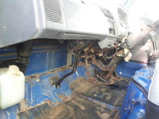 ขายรถหกล้อติดเครน 2 ใบปัด จดทะเบียนปี 38