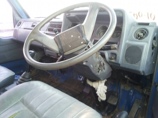 ขายรถหกล้อติดเครน 2 ใบปัด จดทะเบียนปี 38