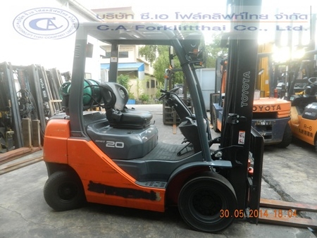 ขายรถ โฟล์คลิฟท์ TOYOTA รุ่น 8-FG20