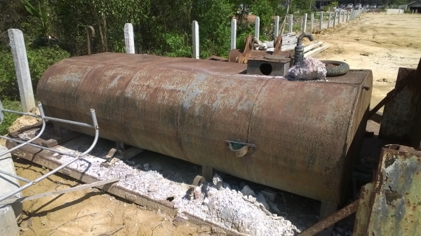 ถังน้ำ4000ลิตร เหล็กหนา ไม่รั่ว  สภาพดี...