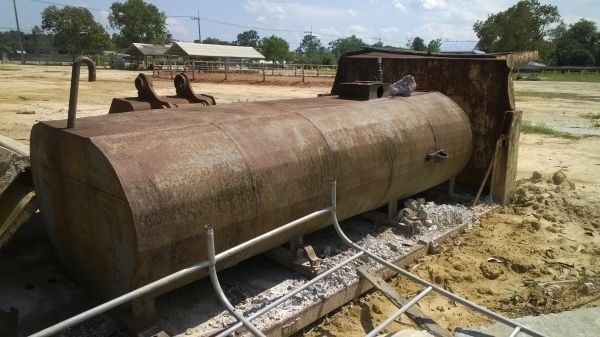 ถังน้ำ4000ลิตร เหล็กหนา ไม่รั่ว  สภาพดี...