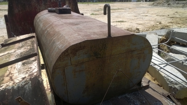 ถังน้ำ4000ลิตร เหล็กหนา ไม่รั่ว  สภาพดี...