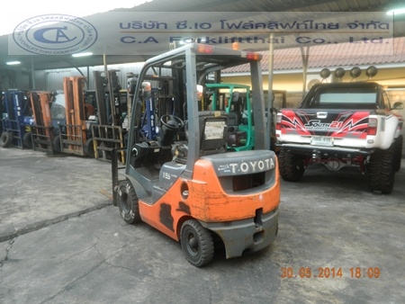 ขายรถ โฟล์คลิฟท์ TOYOTA รุ่น 8-FG15