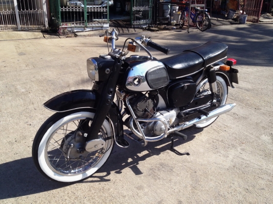 ขายca95 สเปเมกา หายากมากๆ สภาพนางฟ้า เครื่องอกร่อง แท้ทั้งคัน เครื่องดีมากๆ สตาทร์มือได้ มีเล่ม พร้อมชุดโอน ขาย 69000 0811160919