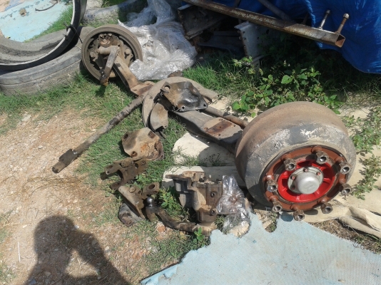 คานหน้า 195 พร้อมกระปุกพวงมาลัย 240  สภาพพร้อมใช้ครับ