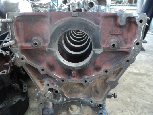 ขายเสื้อสูบ 240 สวยมาก isuzu 6sd