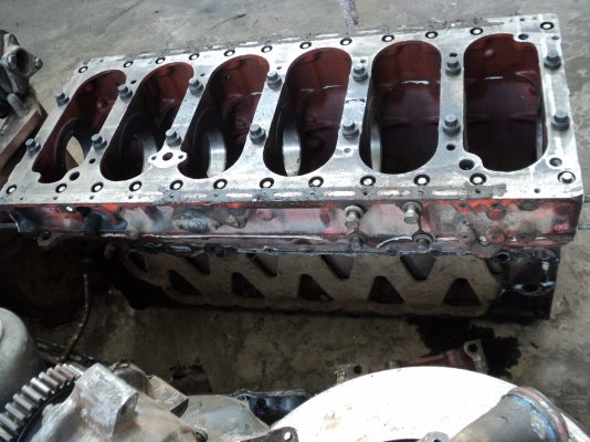 ขายเสื้อสูบ 240 สวยมาก isuzu 6sd