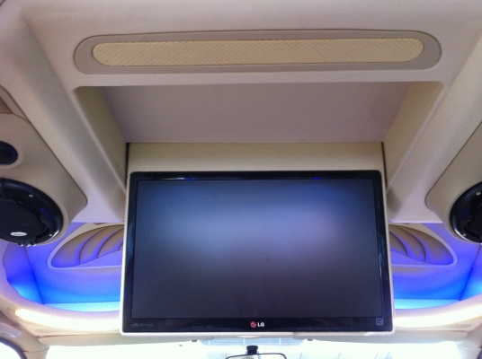 รถตู้ดีเซลพร้อมแต่ง วีไอพี พร้อมออกทันที ด่วน！ คันสุดท้าย หมดแล้วหมดเลย รายการตกแต่ง