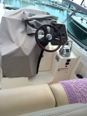 เรือ Sea Ray Sundancer 330 สนใจติดต่อ 090-268-2228 เรือ Sea Ray Sundancer 330 สนใจติดต่อ 090-268-2228