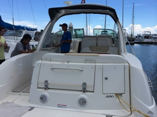 เรือ Sea Ray Sundancer 330 สนใจติดต่อ 090-268-2228 เรือ Sea Ray Sundancer 330 สนใจติดต่อ 090-268-2228