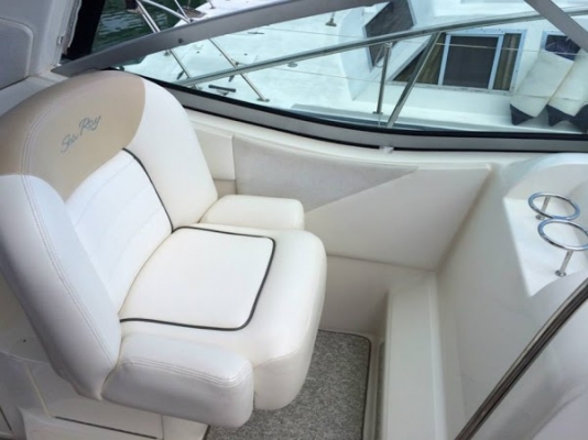 เรือ Sea Ray Sundancer 330 สนใจติดต่อ 090-268-2228 เรือ Sea Ray Sundancer 330 สนใจติดต่อ 090-268-2228